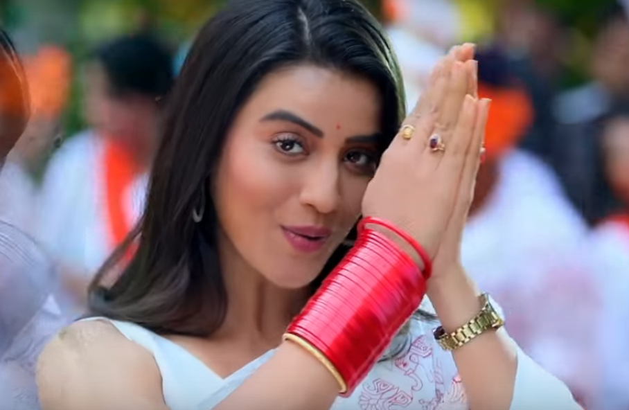 Akshara Singh's first Holi message on Holi video goes viral