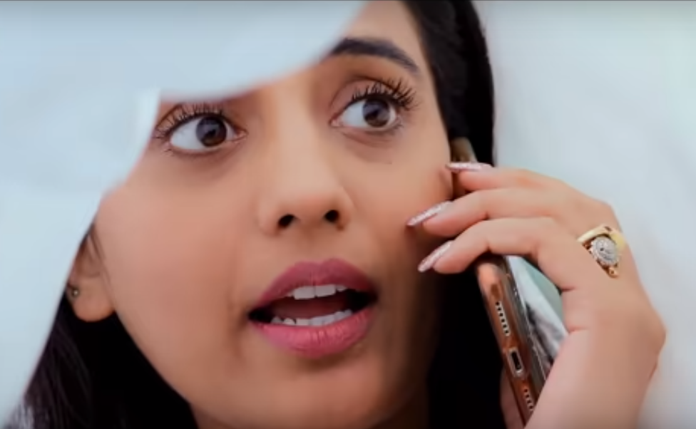 Akshara Singh song 'Call Kare Kya' became a superhit
