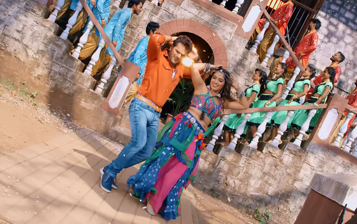Laga Ke Vaseline Latest Bhojpuri song dance Images
