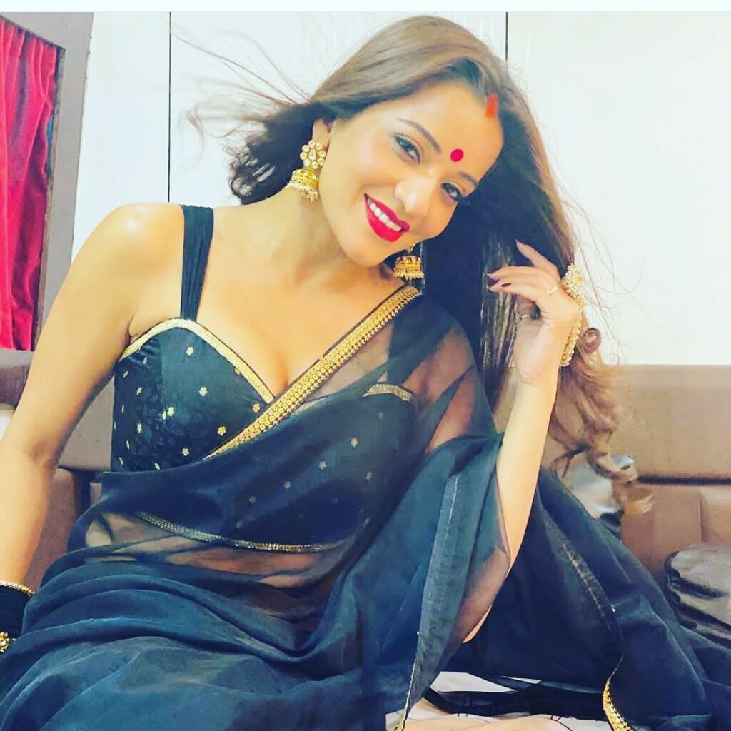 Bhojpuri Actress Monalisa