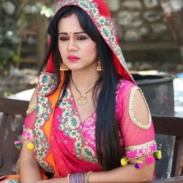 Gunjan Pant HD Wallpapers